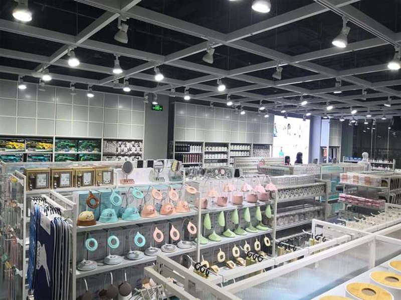 临期食品折扣店